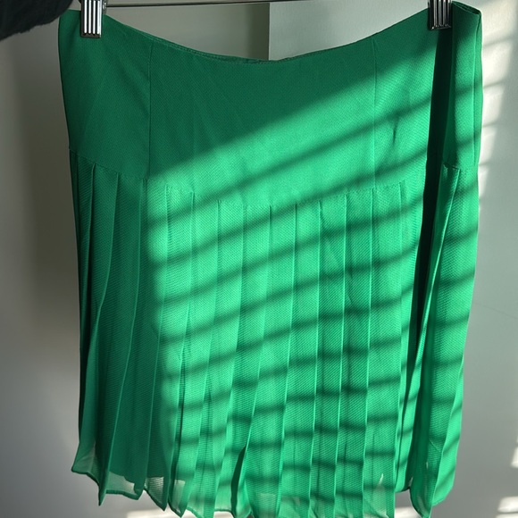 Green Nanette Lepore Pleated Mini Skirt - Size 6 - Picture 5 of 8